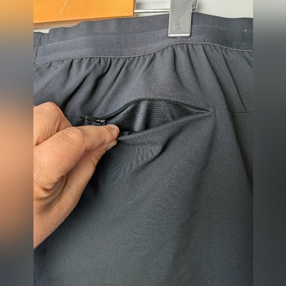 NEW BALANCE Women Black Short Size 2XL Plus Size 3 Pockets Inside Legging - Picture 5 of 9